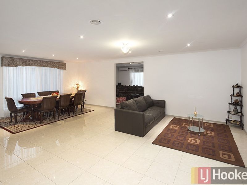 64 Stately Drive, Cranbourne East VIC 3977