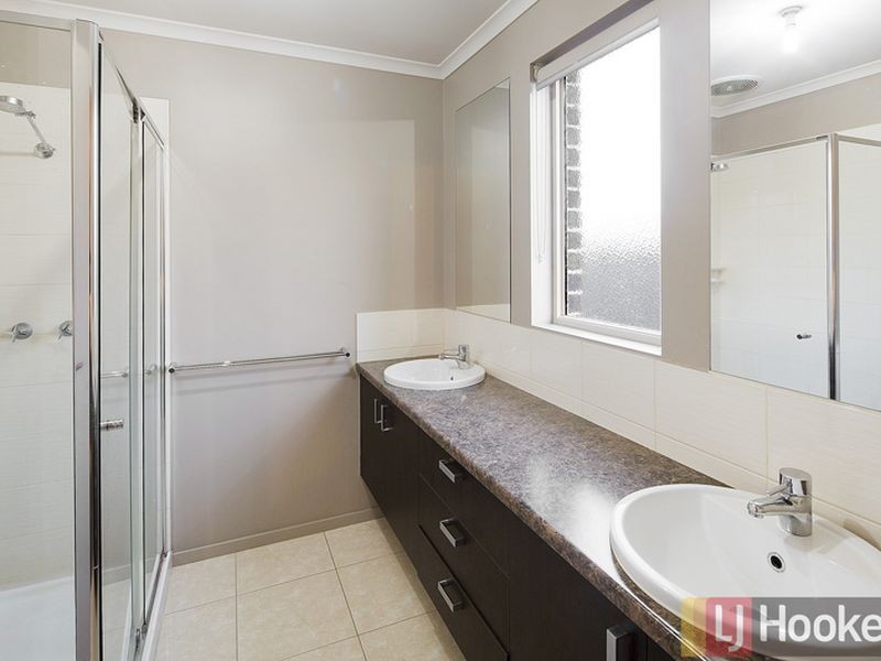 64 Stately Drive, Cranbourne East VIC 3977