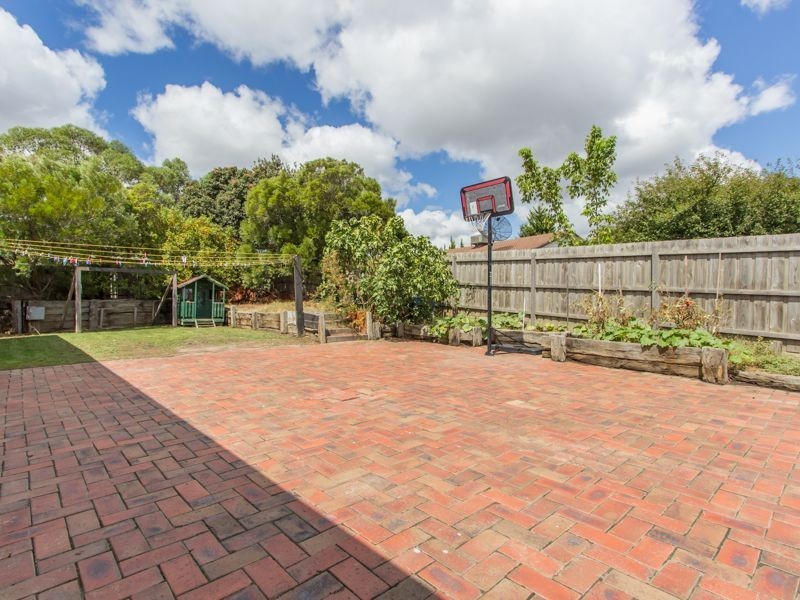 15 Edgerton Court, Hampton Park VIC 3976