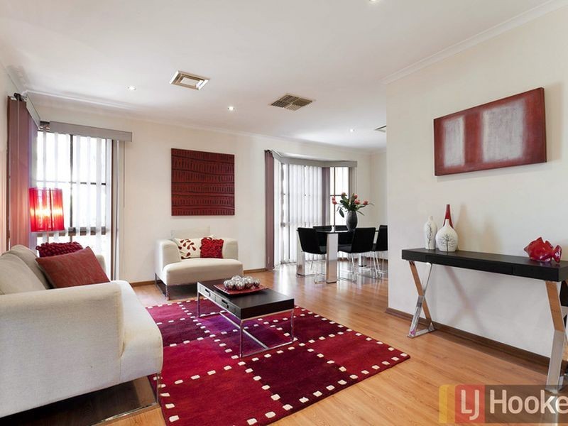 43 Springfield Cres, Hampton Park VIC 3976