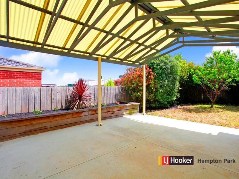 112 Langbourne Drive, Narre Warren South VIC 3805