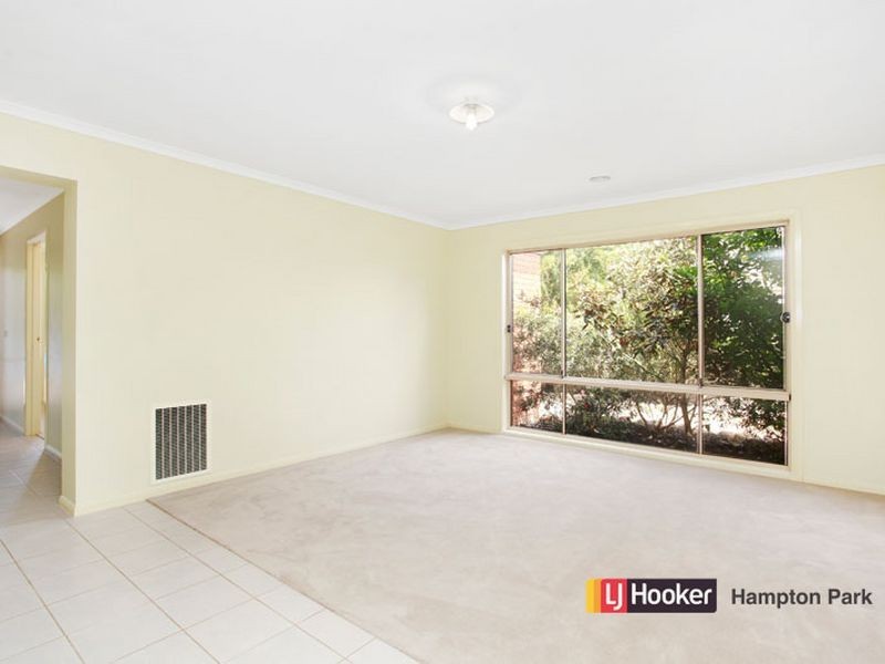 112 Langbourne Drive, Narre Warren South VIC 3805