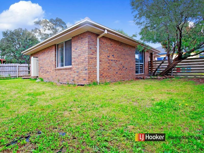 2/152 Somerville Road, Hampton Park VIC 3976