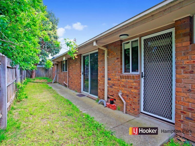 2/152 Somerville Road, Hampton Park VIC 3976