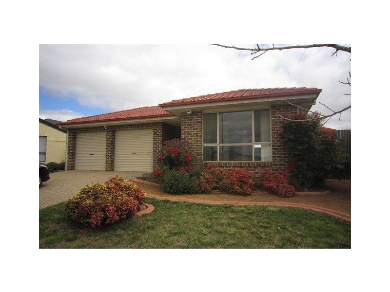 4 Elm Grove, Gungahlin ACT 2912