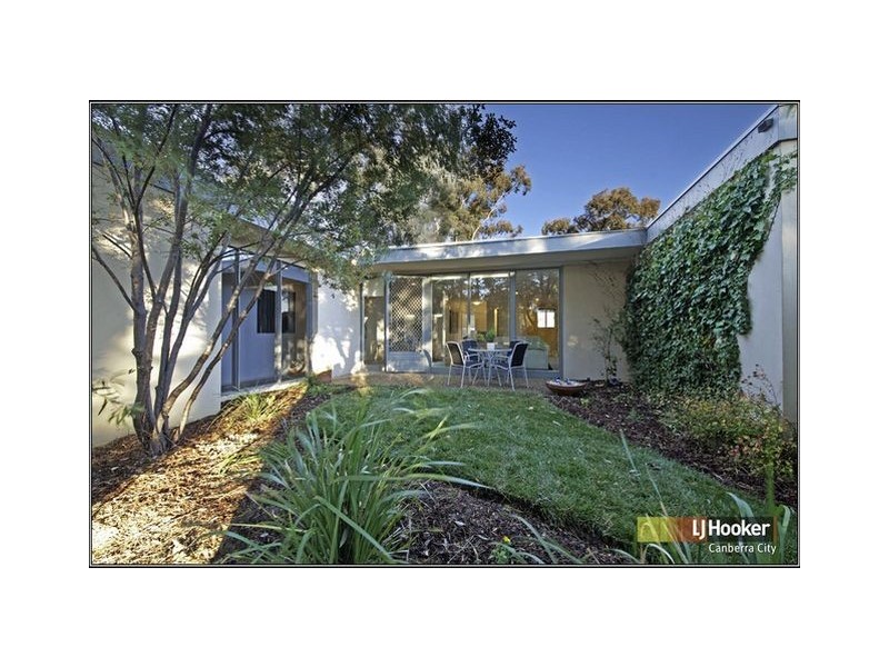 15b Furphy Place, Garran ACT 2605