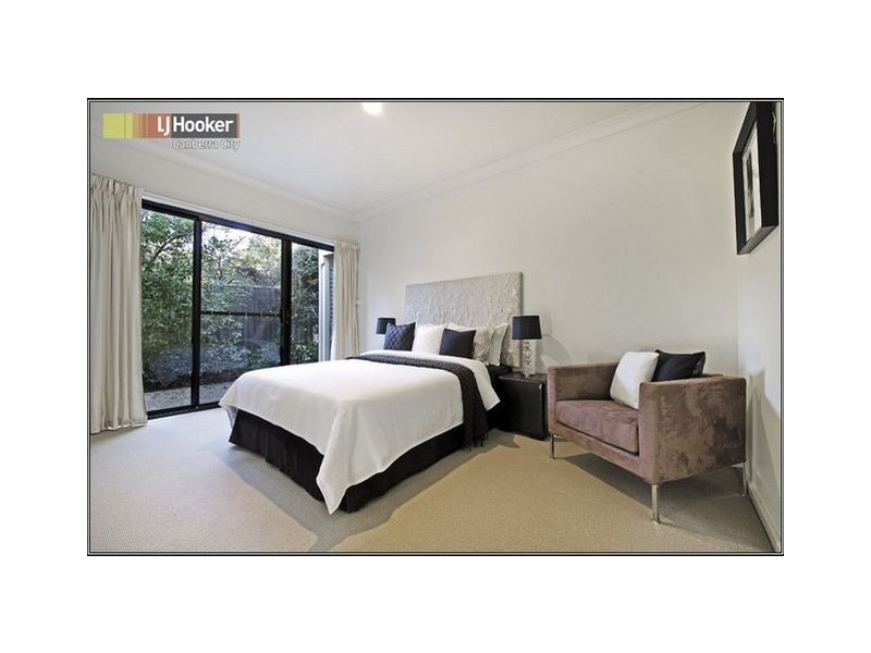 15b Furphy Place, Garran ACT 2605