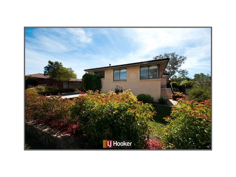 30 Namatjira Drive, Stirling ACT 2611
