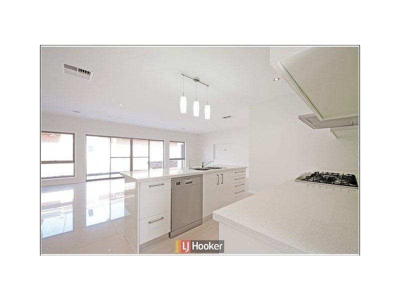8 Durong Street, Crace ACT 2911