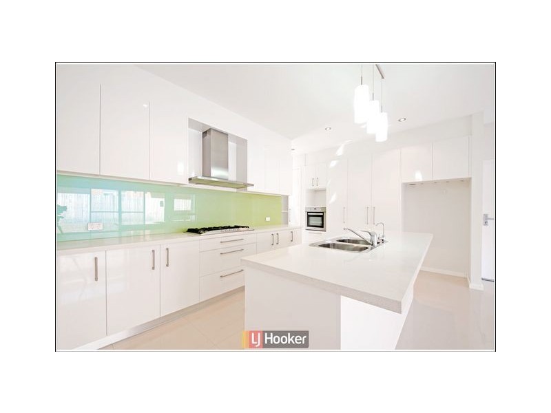 8 Durong Street, Crace ACT 2911