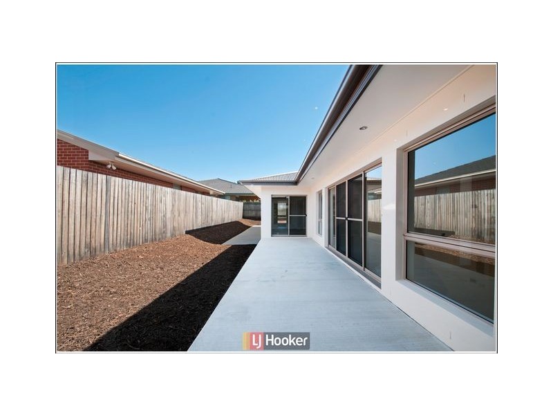 8 Durong Street, Crace ACT 2911