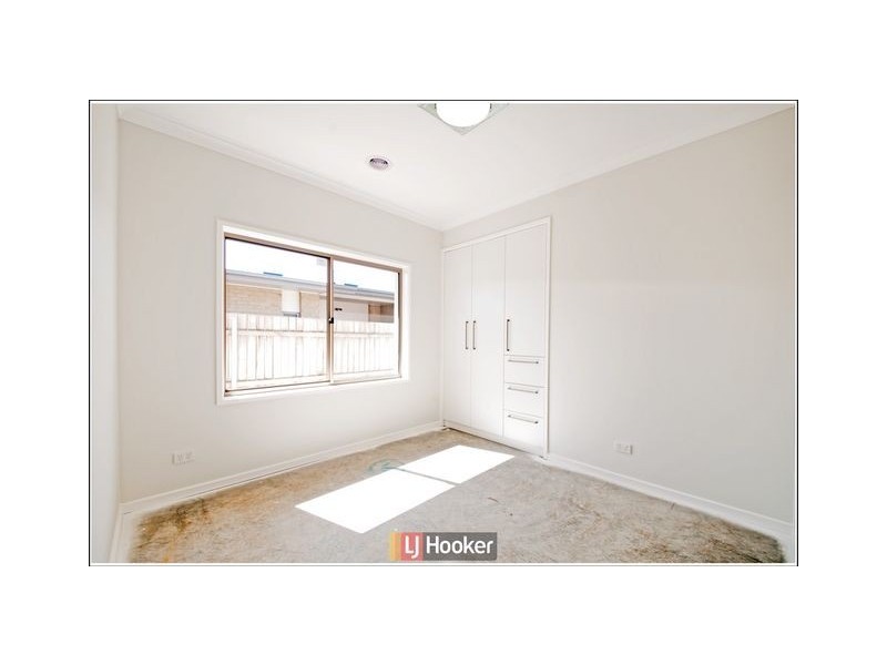 8 Durong Street, Crace ACT 2911