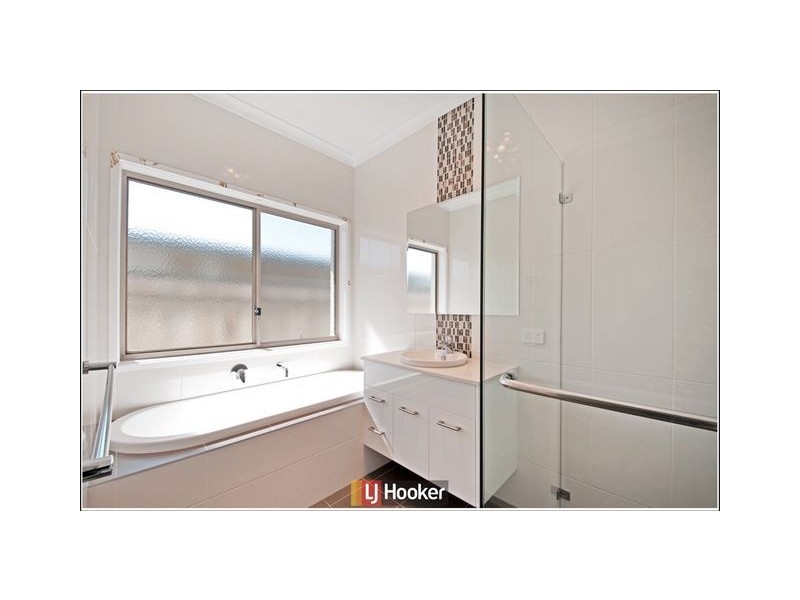8 Durong Street, Crace ACT 2911