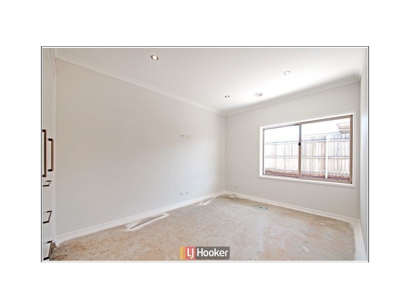 8 Durong Street, Crace ACT 2911