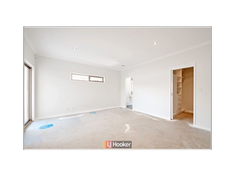 8 Durong Street, Crace ACT 2911