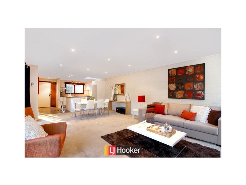 11 Hodgson Place, Pearce ACT 2607