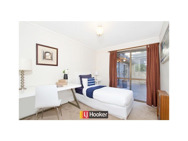 11 Hodgson Place, Pearce ACT 2607