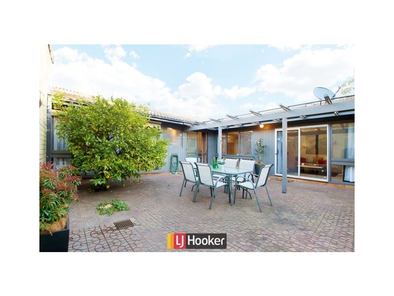 11 Hodgson Place, Pearce ACT 2607