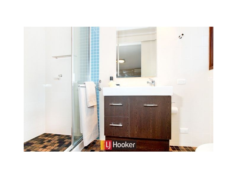 11 Hodgson Place, Pearce ACT 2607