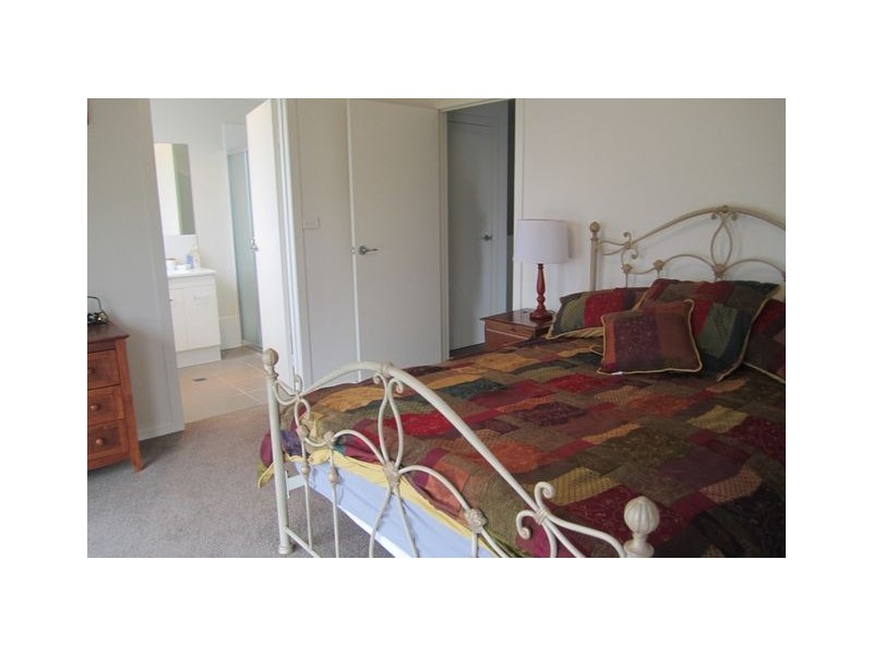 8 Petherick Street, Franklin ACT 2913