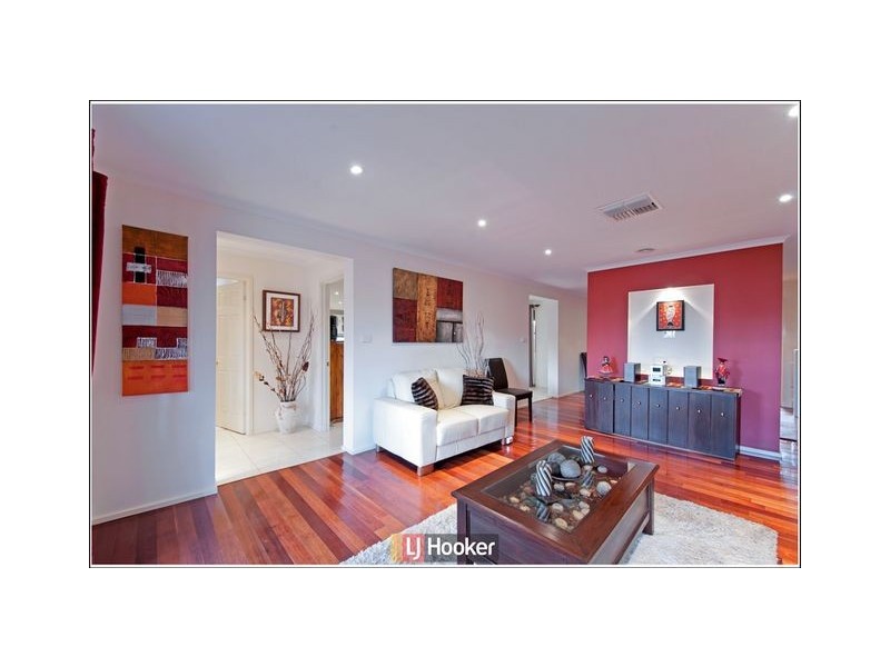 9 Rundle Place, Kambah ACT 2902