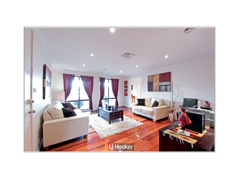 9 Rundle Place, Kambah ACT 2902