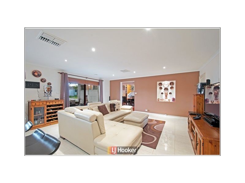 9 Rundle Place, Kambah ACT 2902