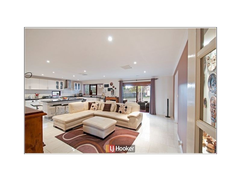 9 Rundle Place, Kambah ACT 2902