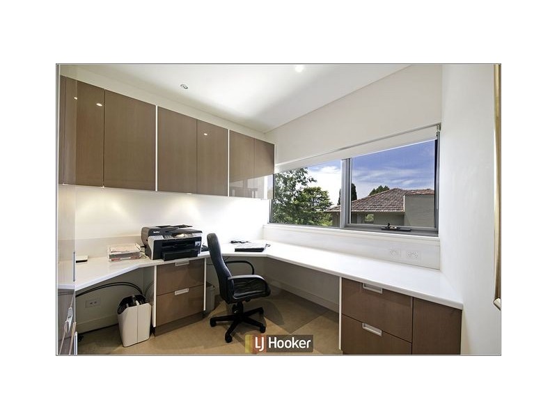 102/17 State Circle, Forrest ACT 2603