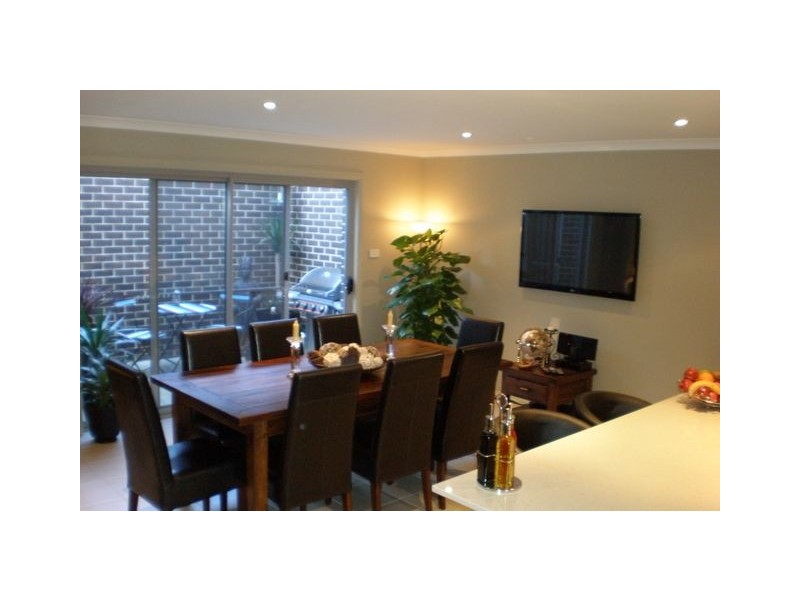 2/33 Ronald Walker Street, Casey ACT 2913