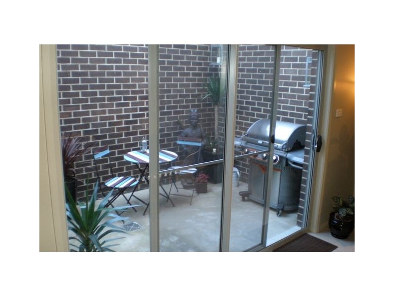2/33 Ronald Walker Street, Casey ACT 2913