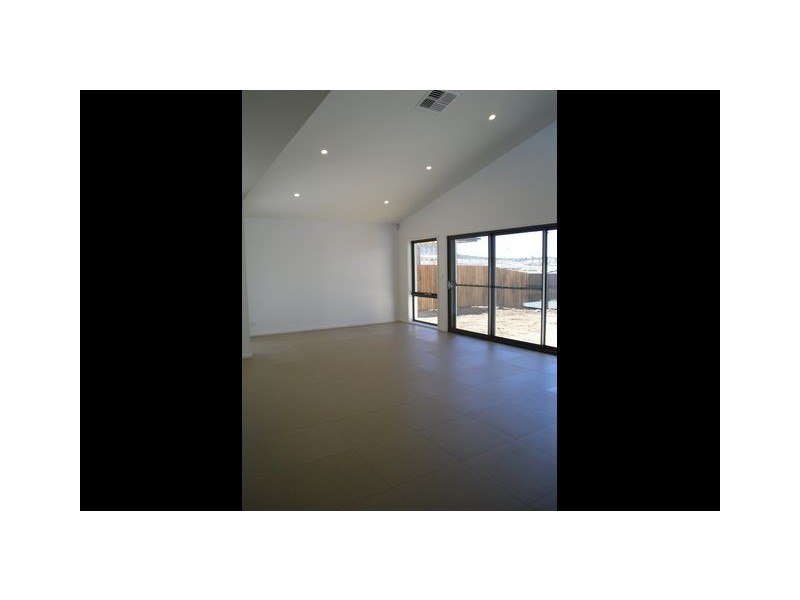 42 Serventy Street, Weston ACT 2611