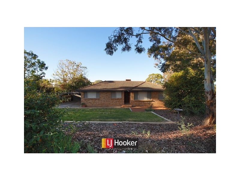 4 Ballow Crescent, Macgregor ACT 2615