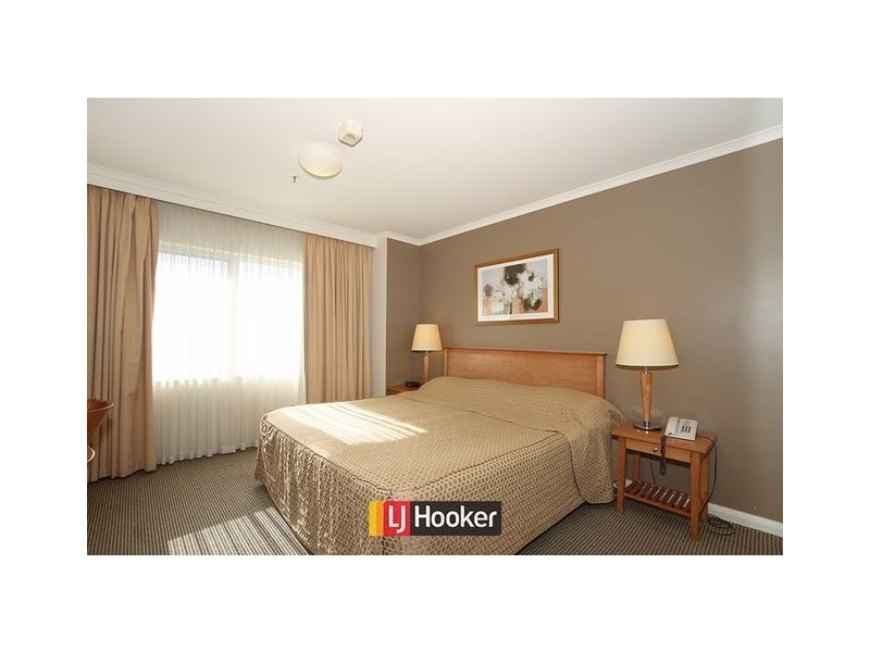 2 Akuna Street, City ACT 2601