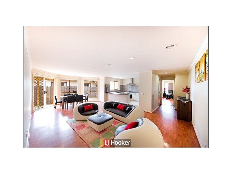 13 Jeannie Gunn Street, Franklin ACT 2913