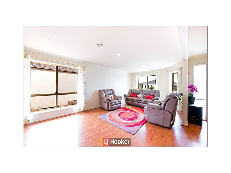 13 Jeannie Gunn Street, Franklin ACT 2913