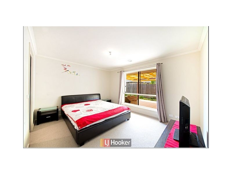 13 Jeannie Gunn Street, Franklin ACT 2913