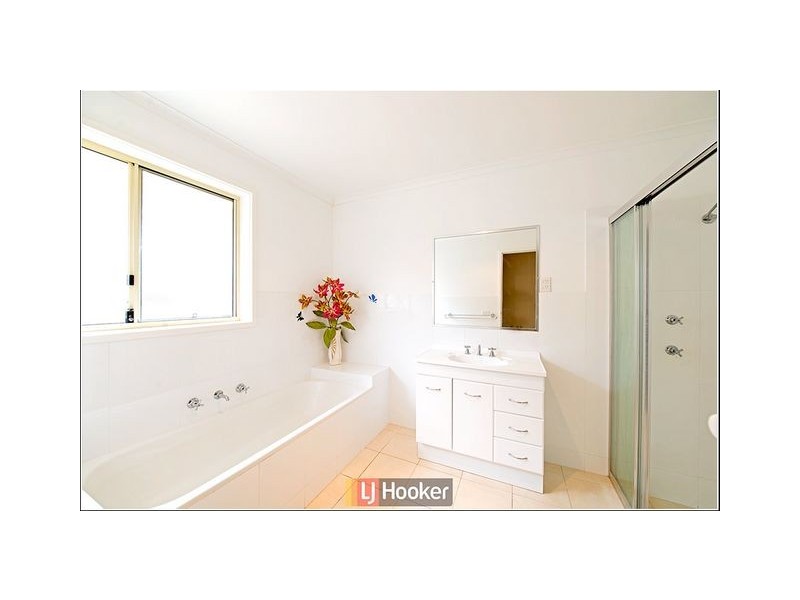 13 Jeannie Gunn Street, Franklin ACT 2913