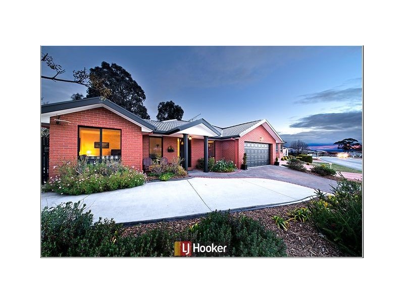 211 Halloran Drive, Jerrabomberra NSW 2619