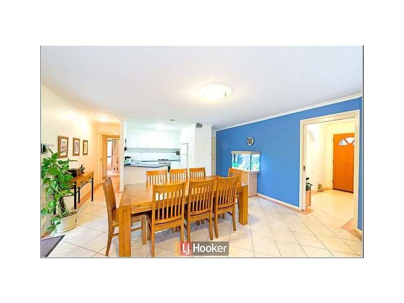 211 Halloran Drive, Jerrabomberra NSW 2619