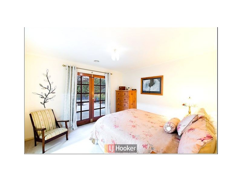 211 Halloran Drive, Jerrabomberra NSW 2619