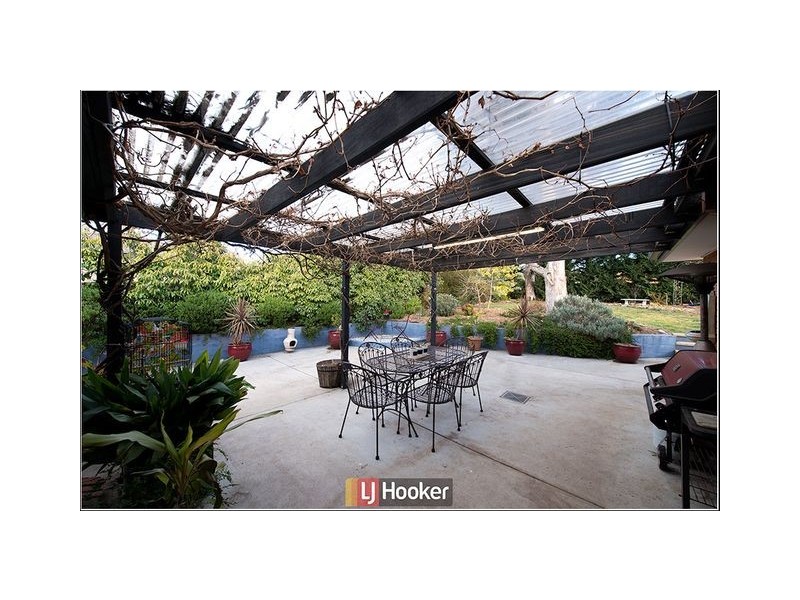 211 Halloran Drive, Jerrabomberra NSW 2619