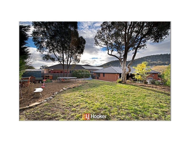211 Halloran Drive, Jerrabomberra NSW 2619