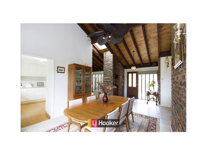 14 Molineaux Place, Farrer ACT 2607