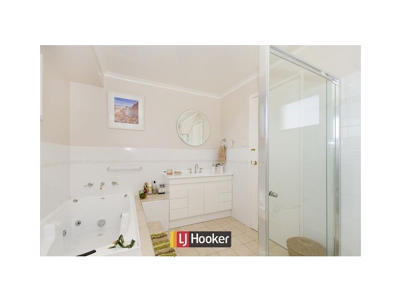 14 Molineaux Place, Farrer ACT 2607