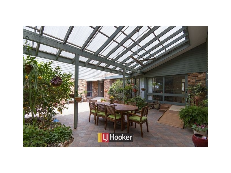 14 Molineaux Place, Farrer ACT 2607