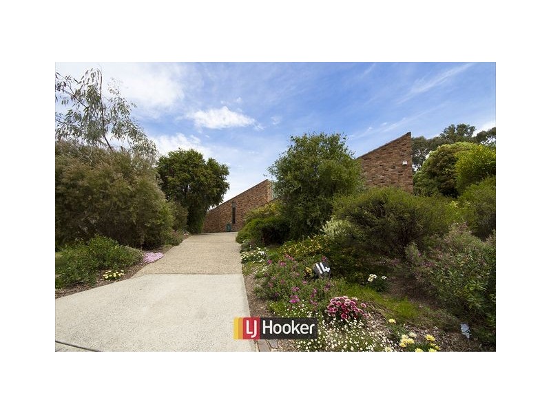 14 Molineaux Place, Farrer ACT 2607