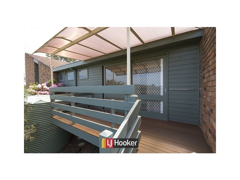 14 Molineaux Place, Farrer ACT 2607