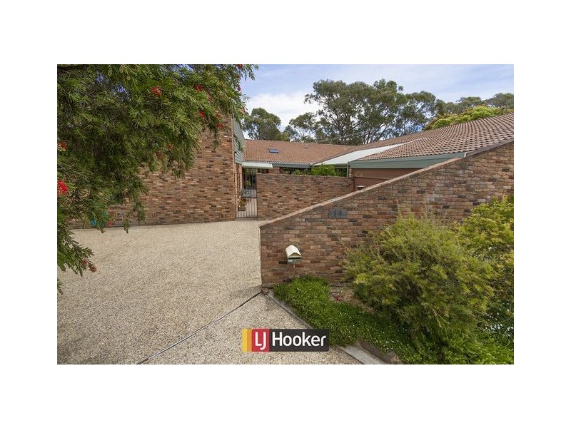 14 Molineaux Place, Farrer ACT 2607