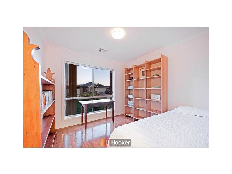 6 Marie Pitt Street, Franklin ACT 2913